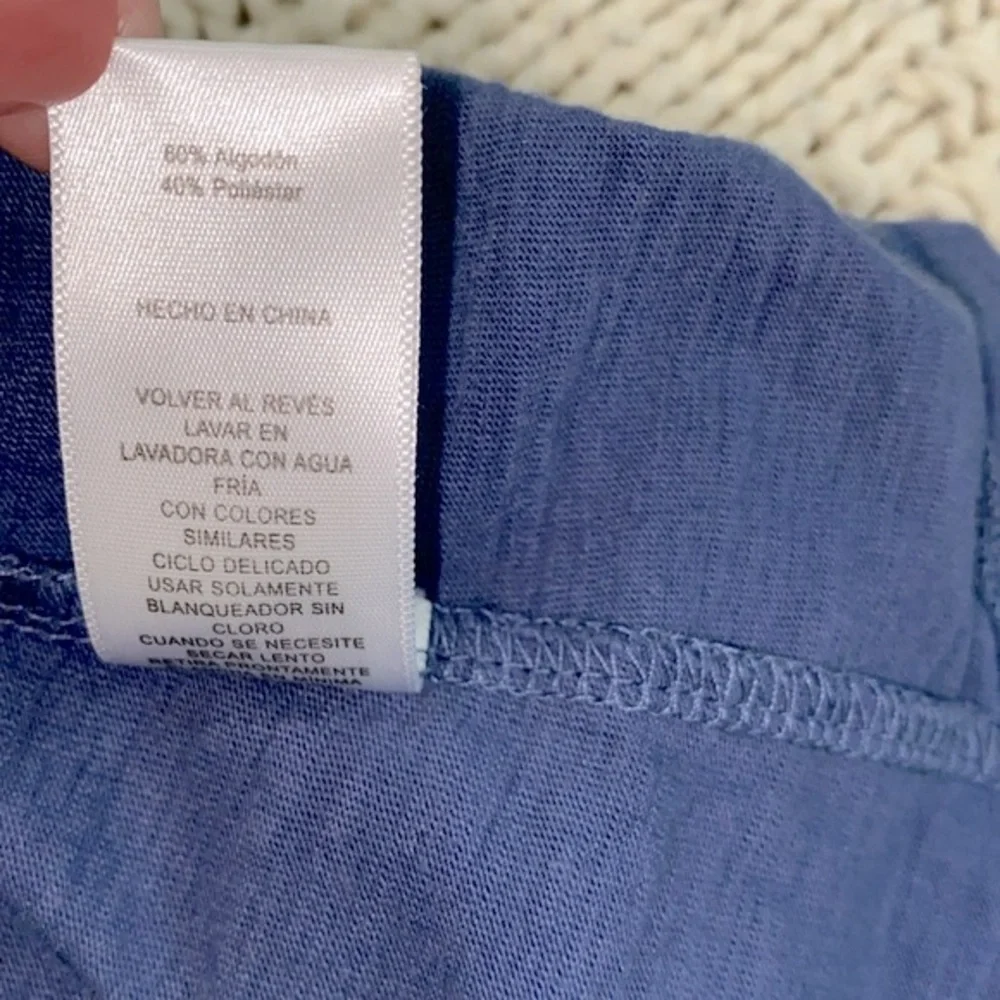 Hannah blue embroidered top size small